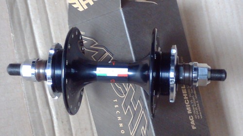 Nos miche pista - hole, double